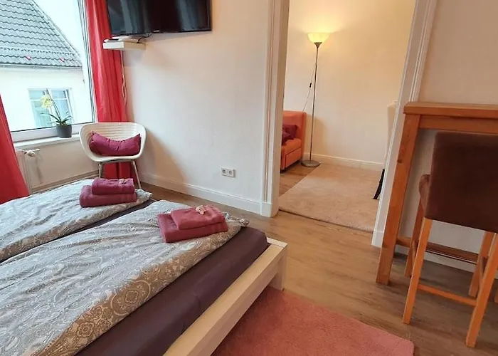 2 Great Near Hans Albers Platz *
