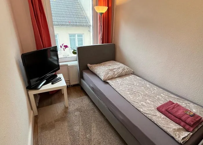 2 Great Near Hans Albers Platz