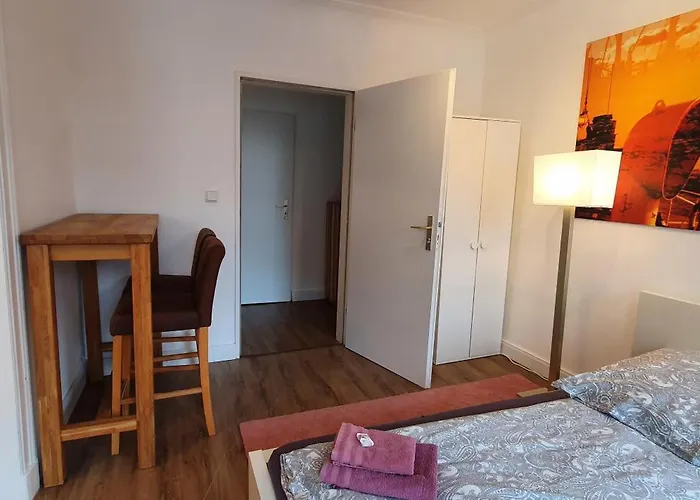 2 Great Near Hans Albers Platz Hamburg