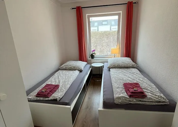 2 Great Near Hans Albers Platz
