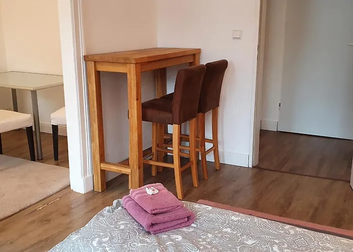 2 Great Near Hans Albers Platz Apartament